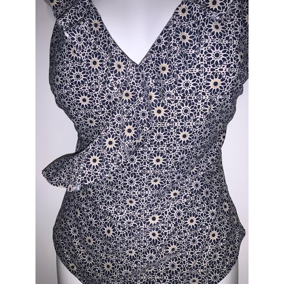 Nip Tuck Swim Floral Blue One Piece Swimsuit Multi Fit Cup Size 8 - Picture 3 of 7